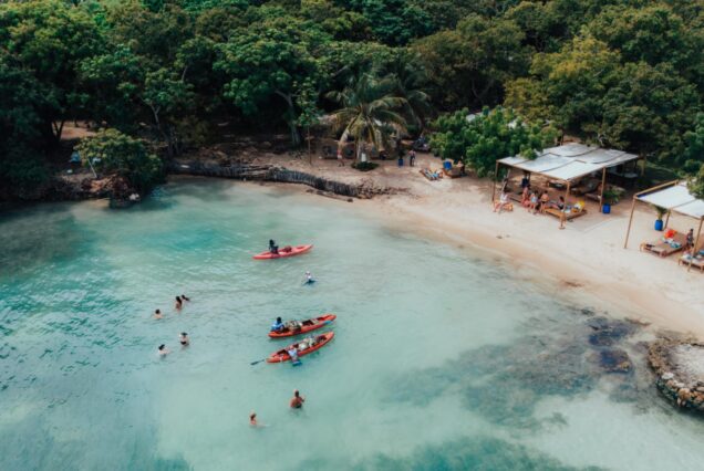 Pasadía Bela Beach Club (Open Bar)
